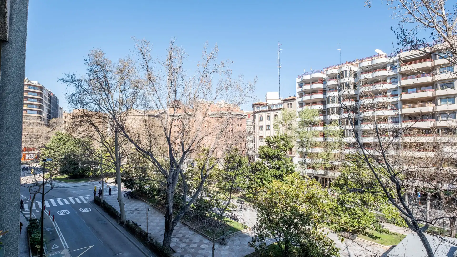 Exterior view of Flat for sale in  Zaragoza Capital  with Terrace, Storage room and Balcony