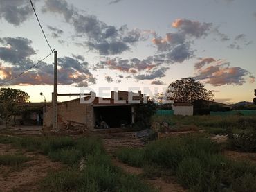 Casa rústica en venta en Hellín