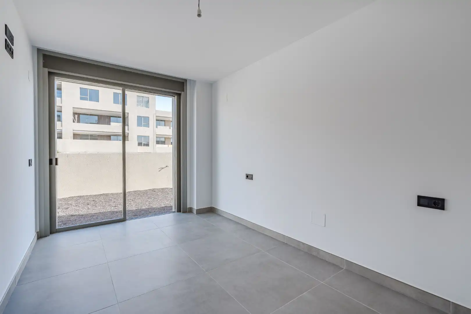 Wohnung zum Verkauf in Granadilla de Abona mit Klimaanlage, Privatgarten und Terrasse