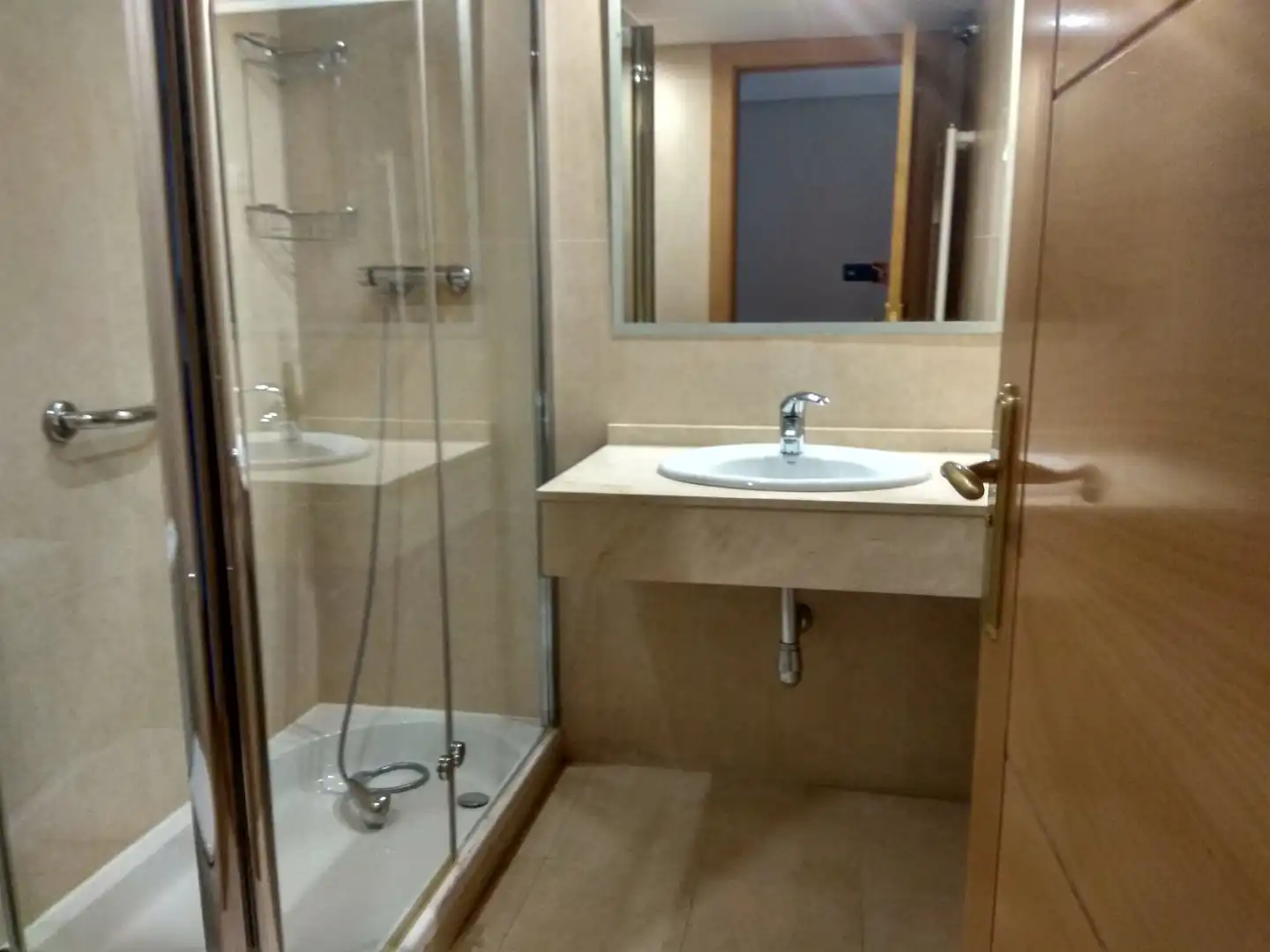 Bathroom of Houses for sale in Zaragoza  with Air Conditioner, Private garden and Parquet flooring