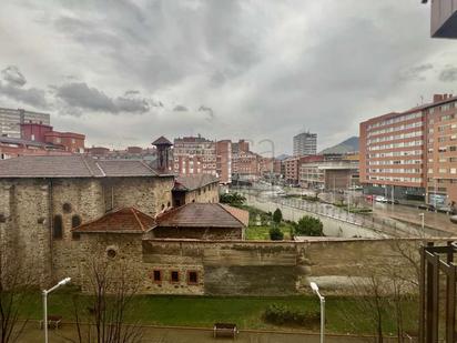 Vista exterior de Pis en venda en Bilbao  amb Calefacció i Terrassa