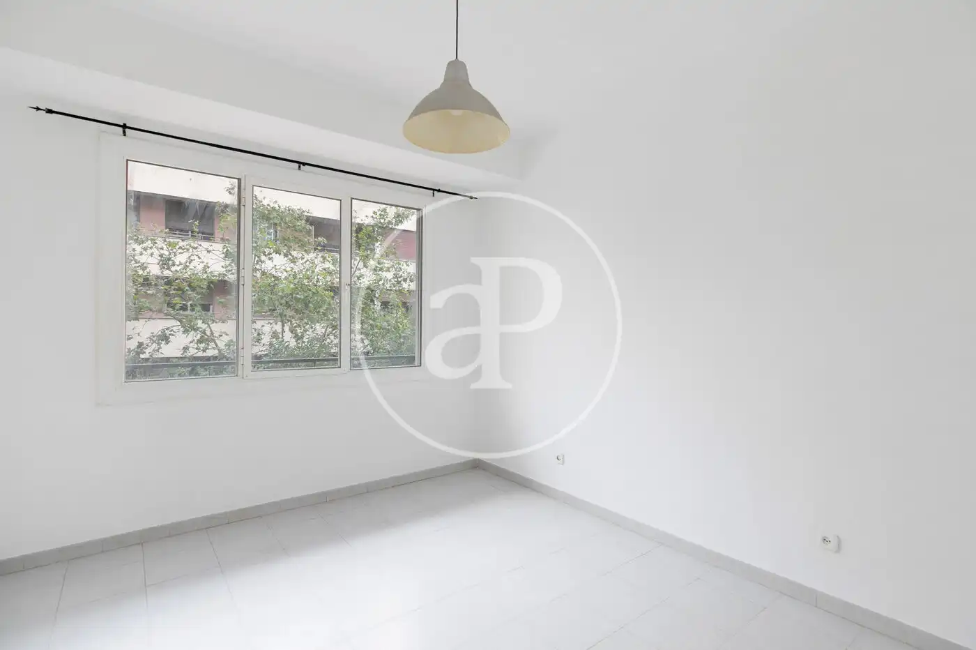 Habitación de Piso en venta en Barcelona con Calefacción, Terraza y Balcón