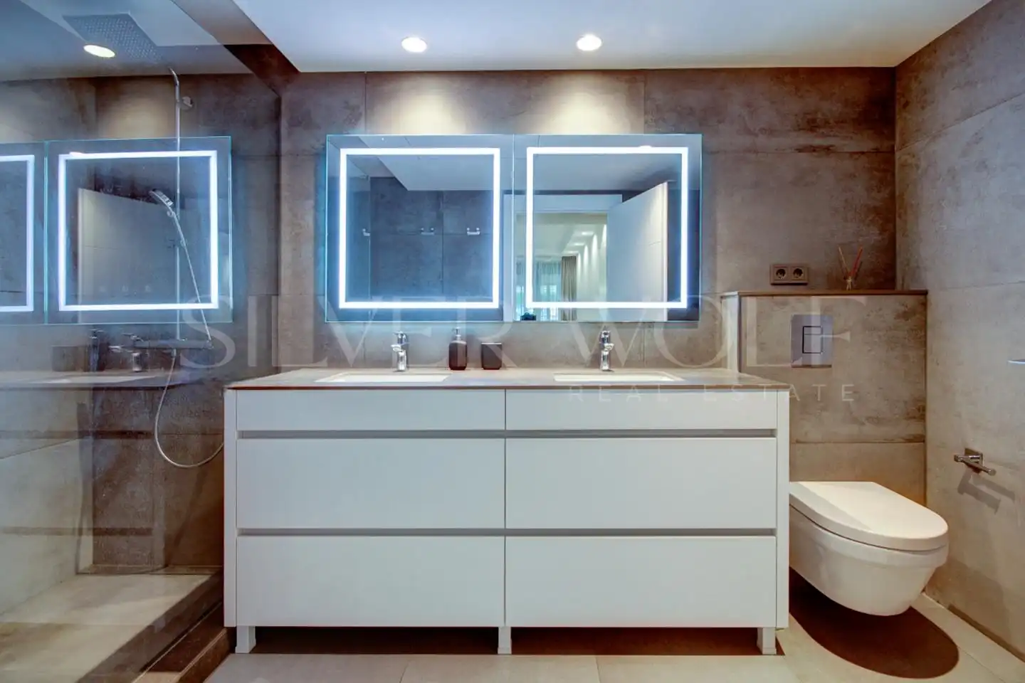 Badezimmer von Erdgeschoss zum Verkauf in Castelldefels mit Klimaanlage, Heizung und Terrasse