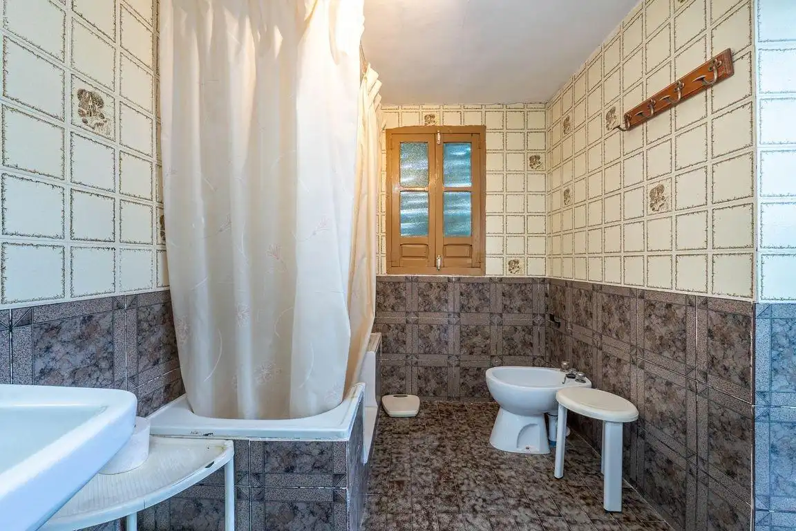 Bany de Casa o xalet en venda en Cacín amb Balcó