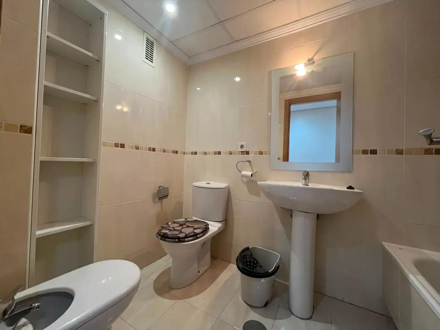 Badezimmer von Wohnung zur Miete in Murcia mit Klimaanlage, Heizung und Abstellraum