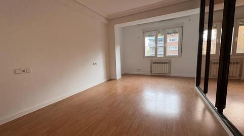 Foto 3 de Piso de alquiler en De Biarritz, Guindalera,  Madrid Capital