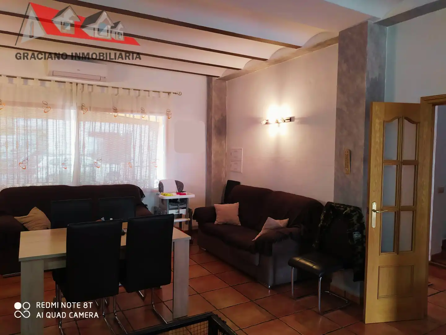 Sala d'estar de Casa adosada en venda en Villaverde de Guadalimar amb Aire condicionat, Jardí privat i Terrassa