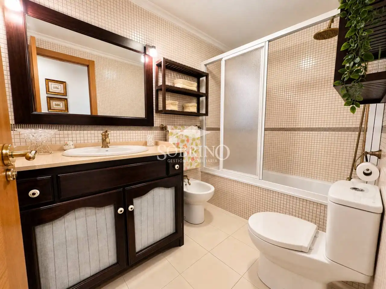 Badezimmer von Wohnung zum Verkauf in Llanes mit Parkett und Terrasse