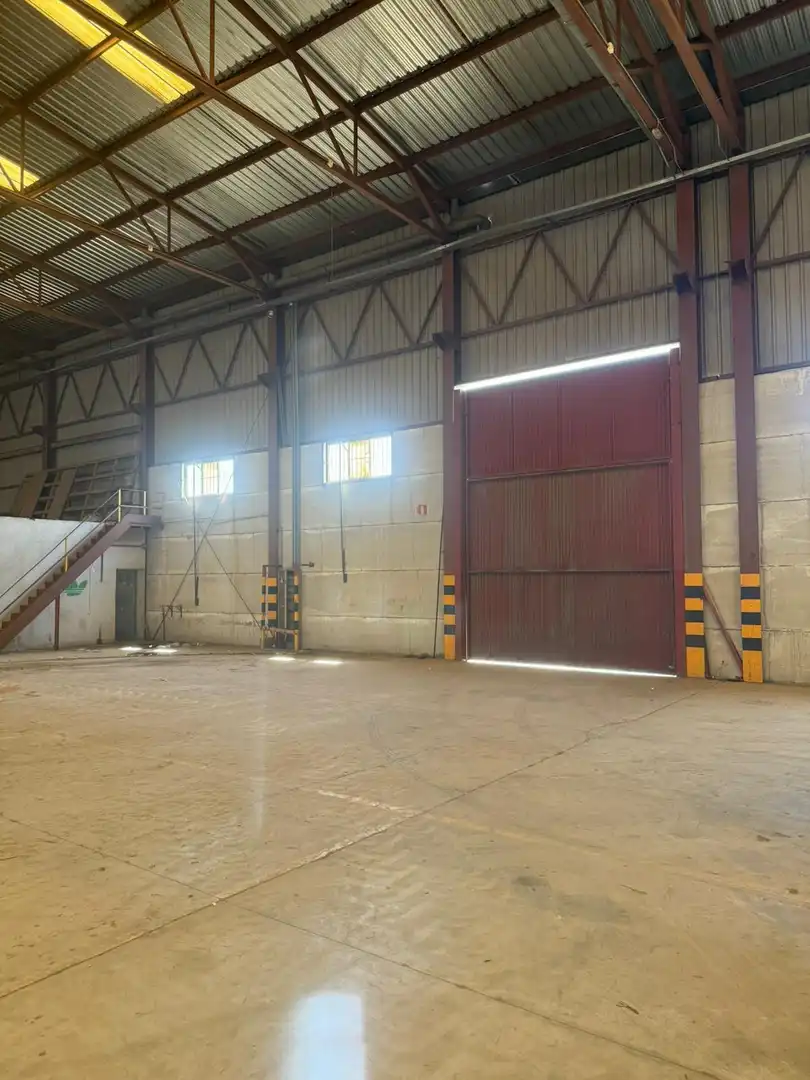 Nave industrial en venta en La Carolina
