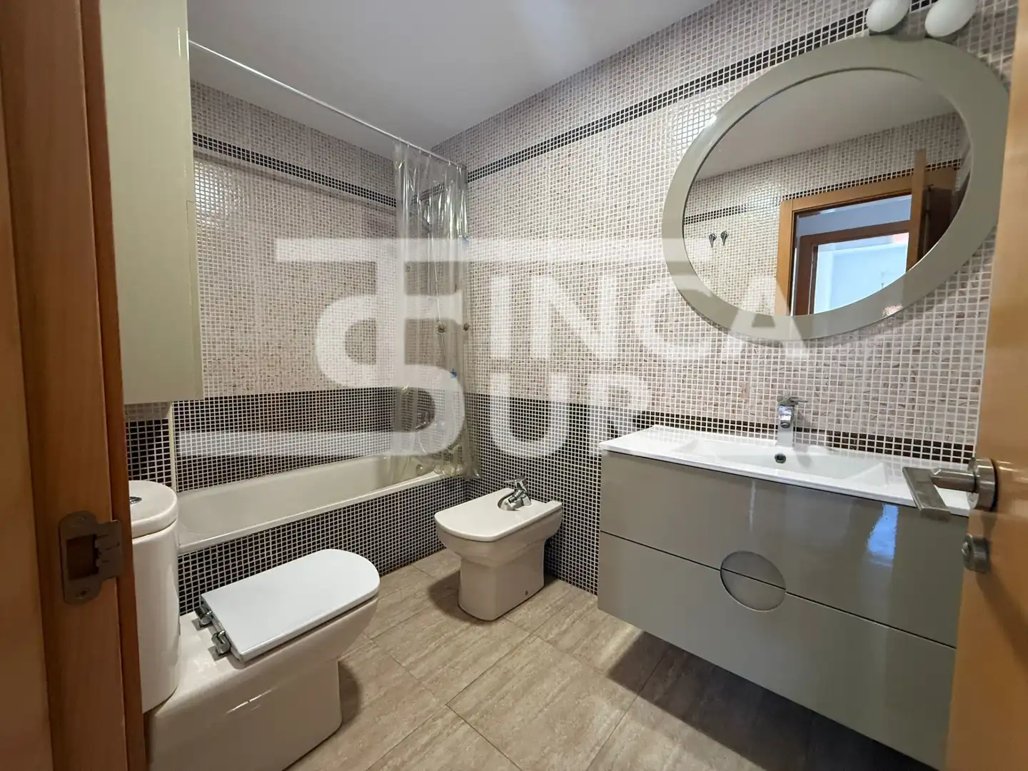 Baño de Apartamento en venta en Roquetas de Mar con Amueblado, Horno y Lavadora