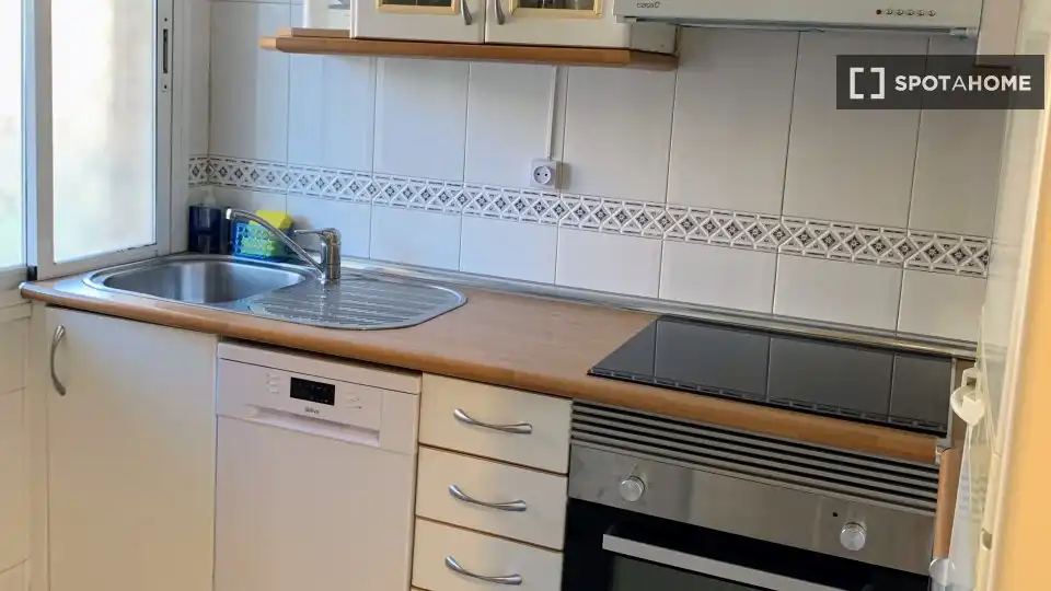 Cuina de Pis de lloguer en Torrelodones amb Aire condicionat, Calefacció i Moblat