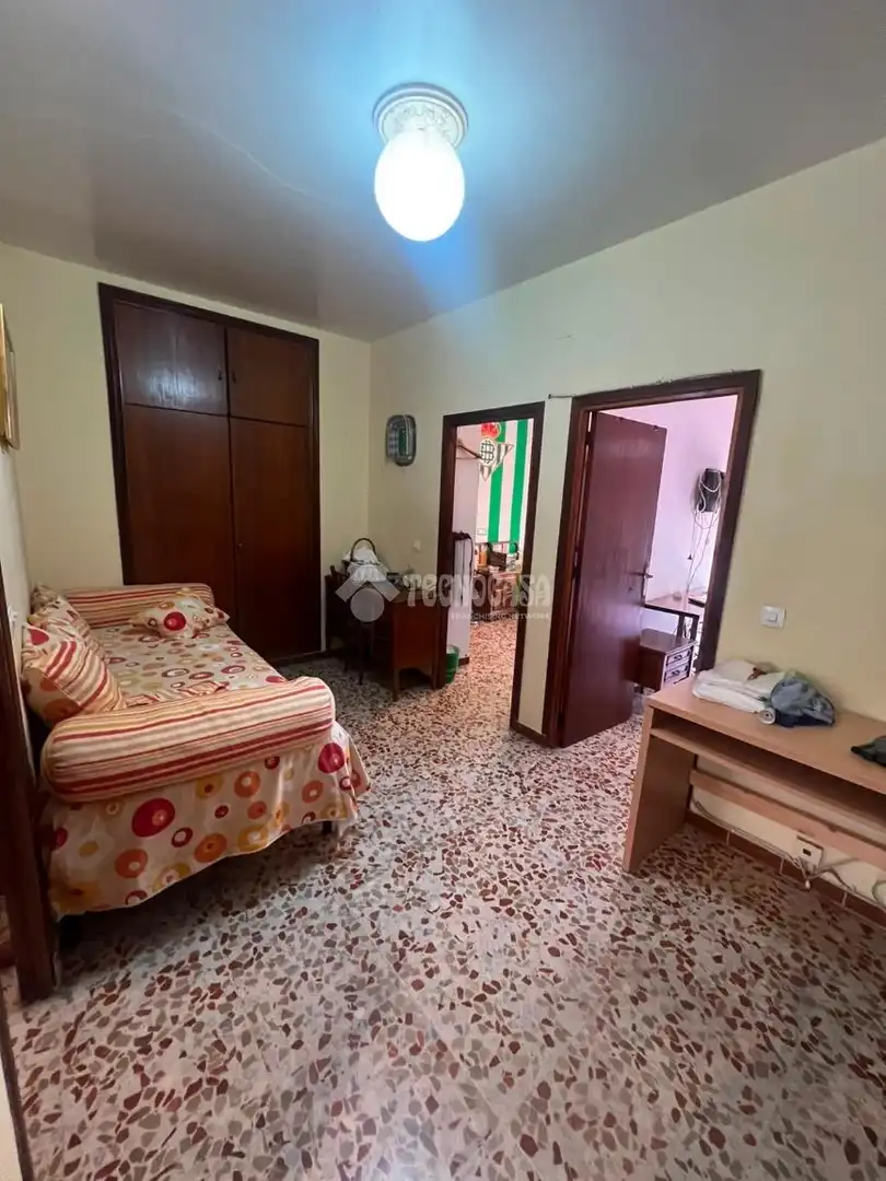 Dormitori de Casa o xalet en venda en Sevilla amb Aire condicionat i Terrassa