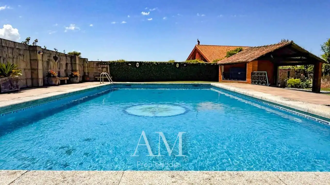 Piscina de Casa o xalet en venda en Vigo  amb Calefacció, Jardí privat i Terrassa