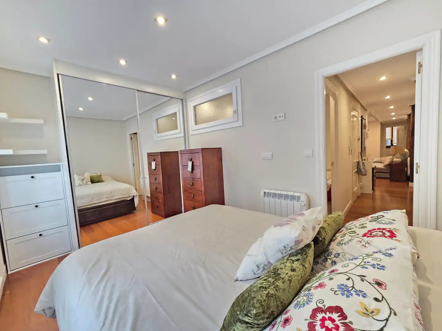Schlafzimmer von Wohnung zum Verkauf in Bilbao  mit Klimaanlage, Heizung und Möbliert