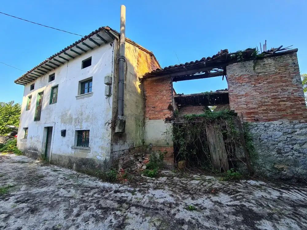 Houses for sale in Balmori, Posada - Barro