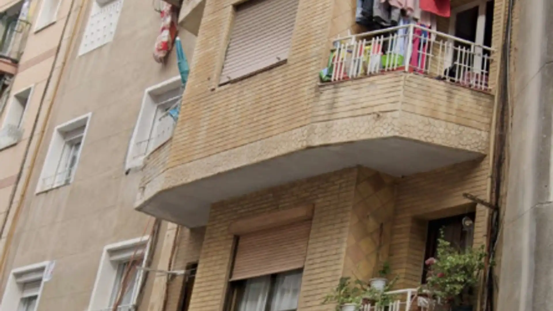 Vista exterior de Piso en venta en L'Hospitalet de Llobregat