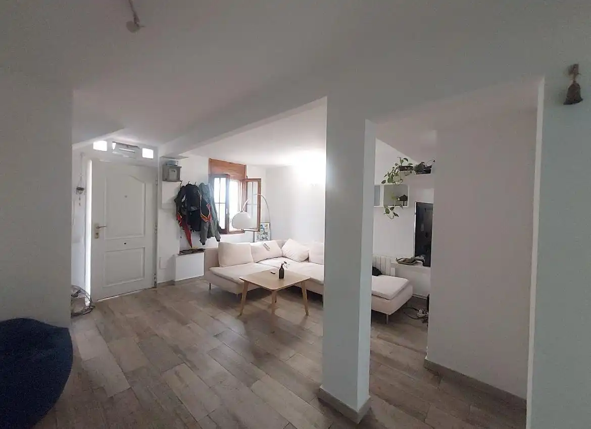 Living room of Houses for sale in Barcelona  with Air Conditioner, Heating and Parquet flooring