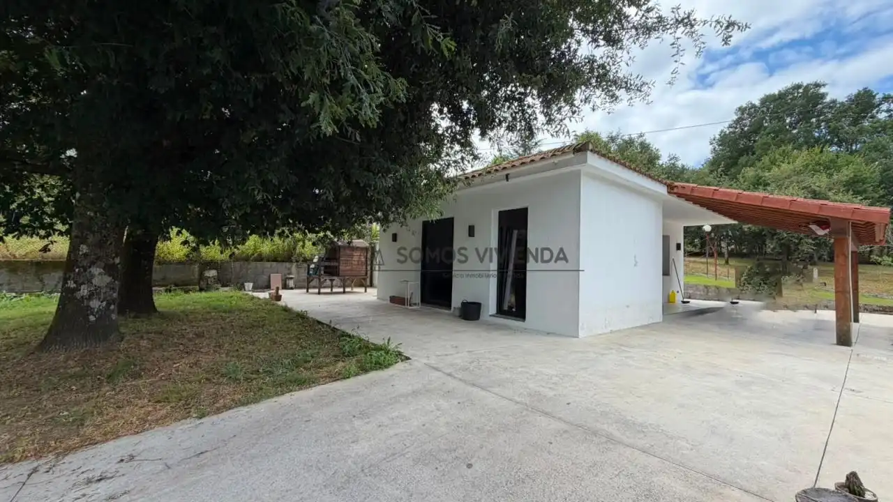 Vista exterior de Casa o xalet en venda en Ourense Capital  amb Calefacció, Jardí privat i Terrassa