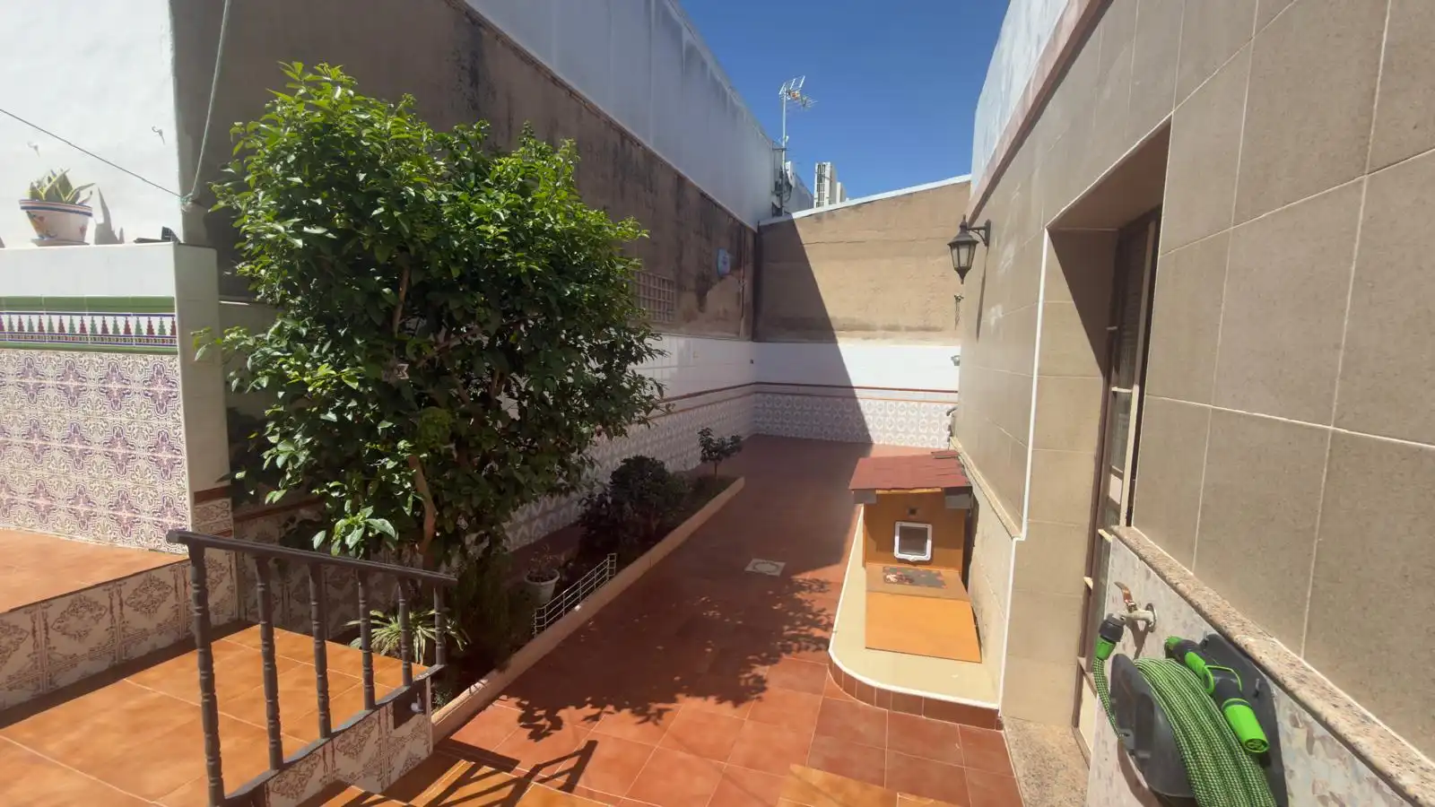 Vista exterior de Casa adosada en venda en La Unión amb Aire condicionat, Jardí privat i Terrassa