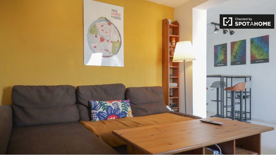 Sala d'estar de Pis de lloguer en  Madrid Capital amb Aire condicionat, Calefacció i Moblat