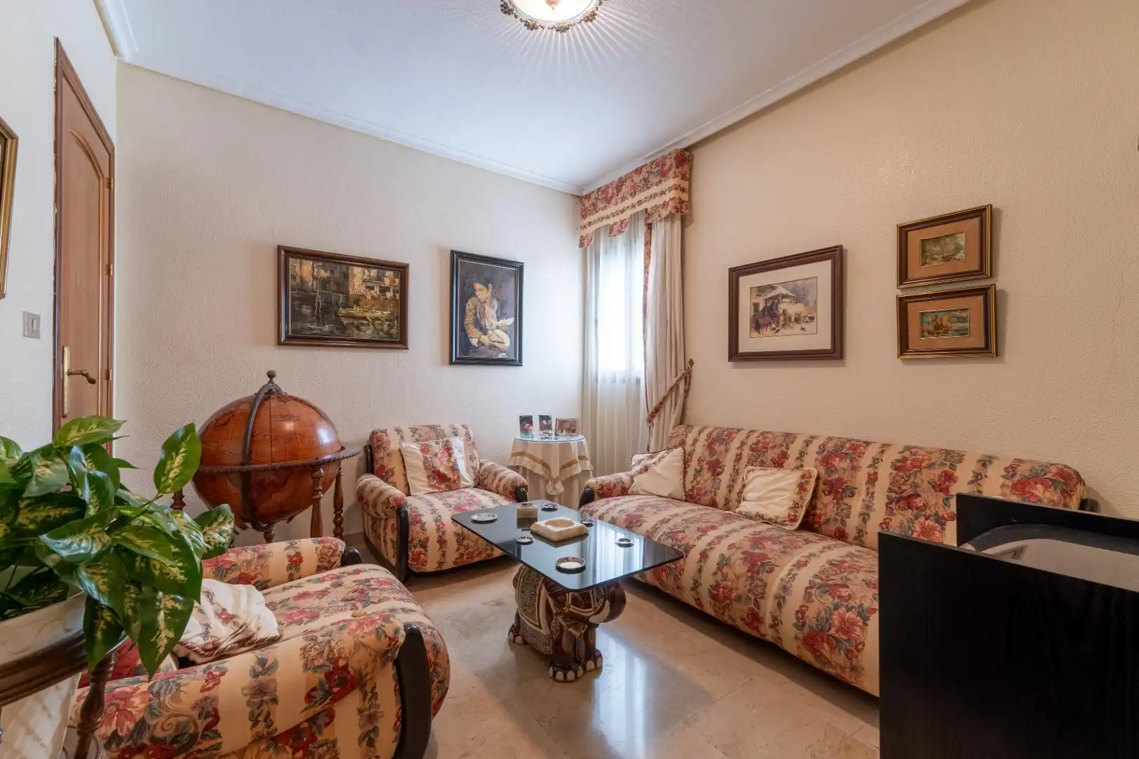 Sala d'estar de Pis en venda en Córdoba amb Aire condicionat, Calefacció i Terrassa