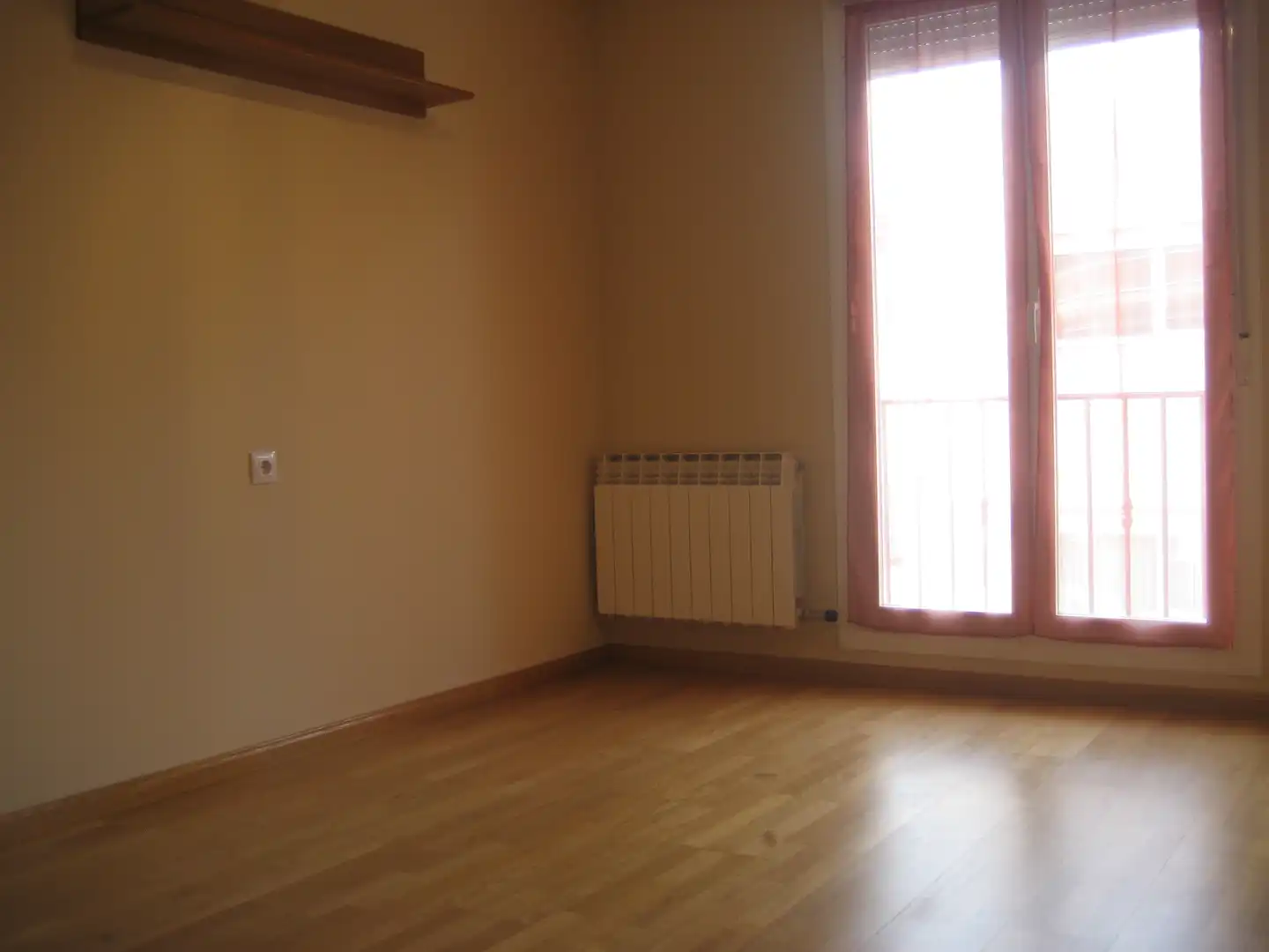 Habitación de Casa adosada en venta en Lardero con Calefacción y Terraza
