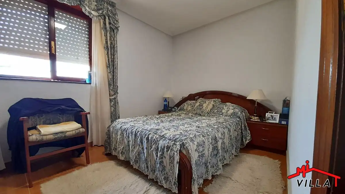 Habitación de Casa o chalet en venta en Laredo con Terraza y Amueblado