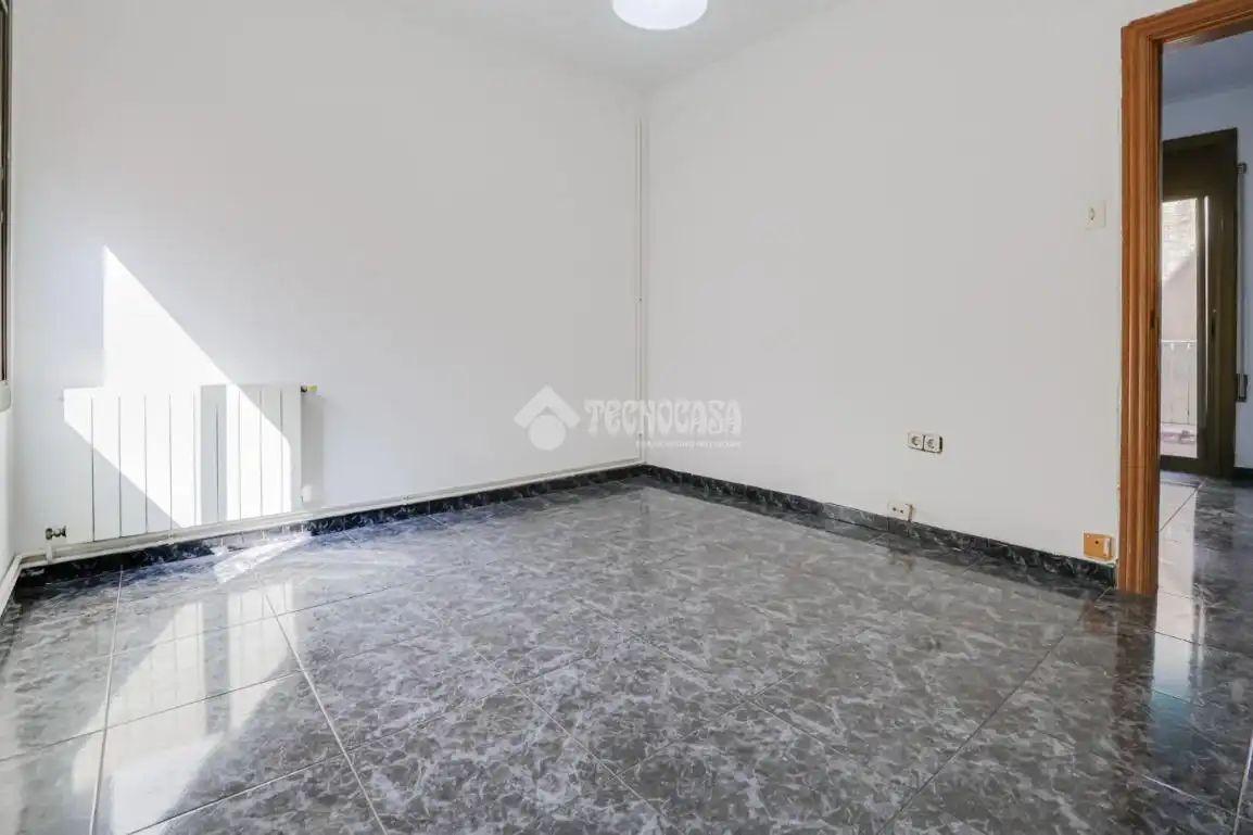 Casa adosada en venta en Montcada i Reixac con Calefacción y Balcón