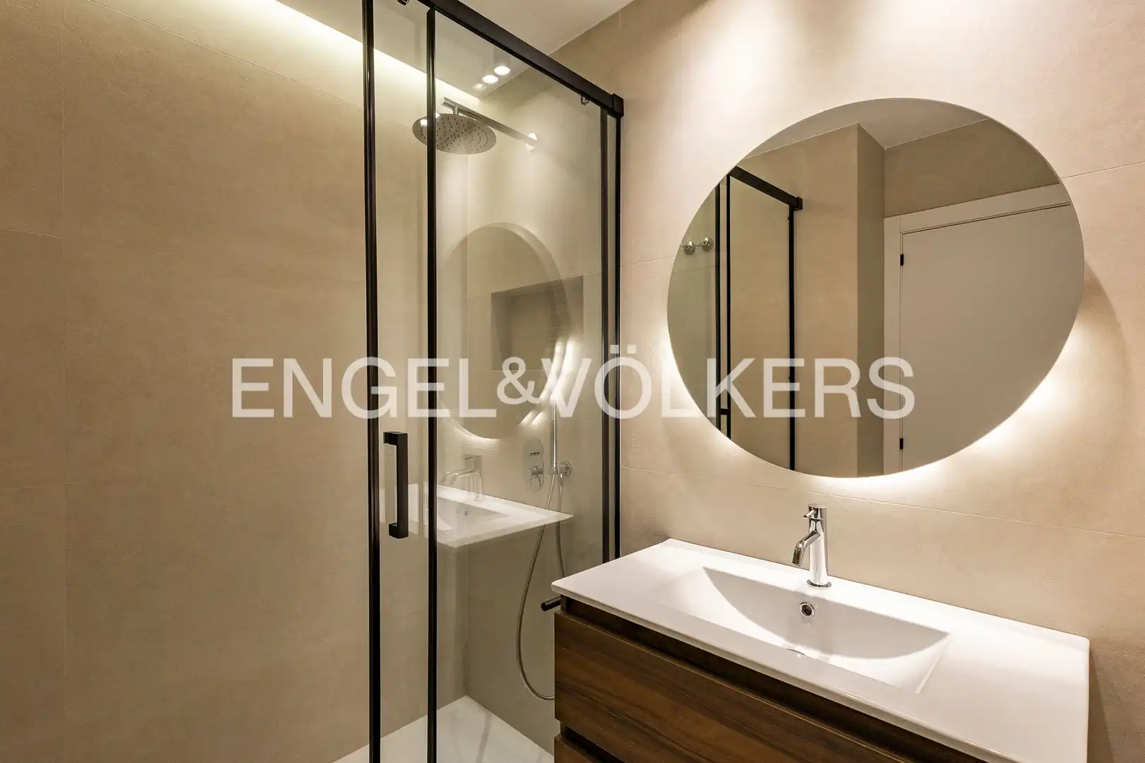 Baño de Piso en venta en Barcelona con Aire acondicionado, Calefacción y Balcón