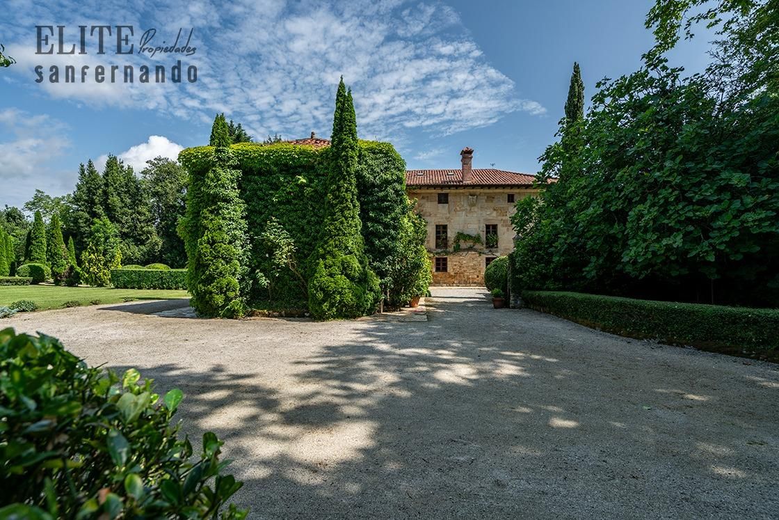 Jardí de Casa o xalet en venda en Bárcena de Cicero amb Calefacció, Jardí privat i Terrassa