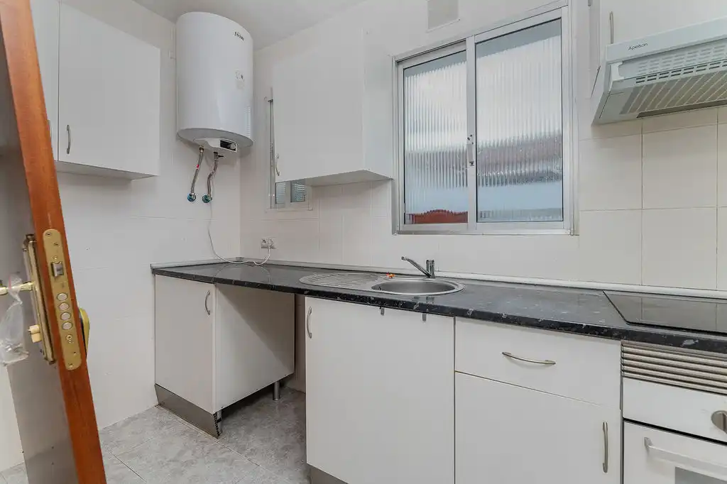 Piso en venta en C/ Albino Hernández Lázaro, imagen 4