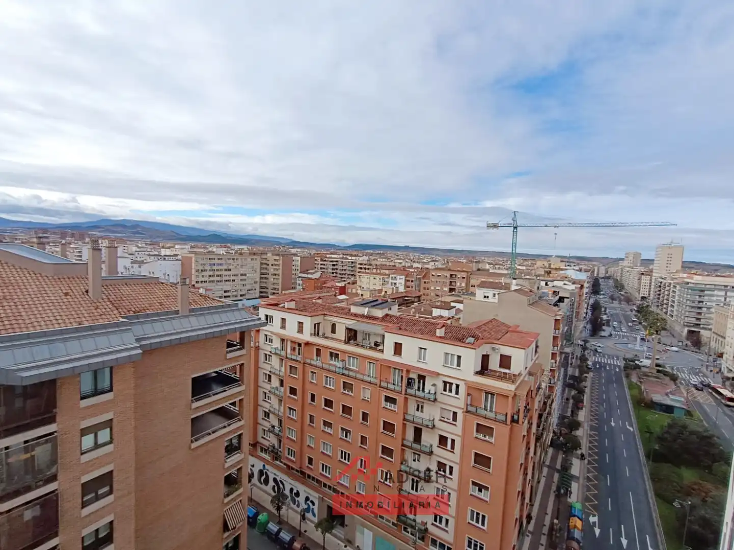 Vista exterior de Piso de alquiler en  Logroño con Calefacción, Parquet y Terraza