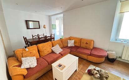 Sala d'estar de Pis en venda en Castro-Urdiales amb Calefacció, Parquet i Terrassa
