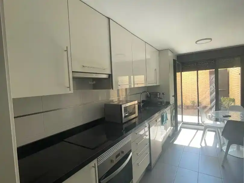 Cocina de Piso en venta en Pinto con Aire acondicionado, Jardín privado y Piscina