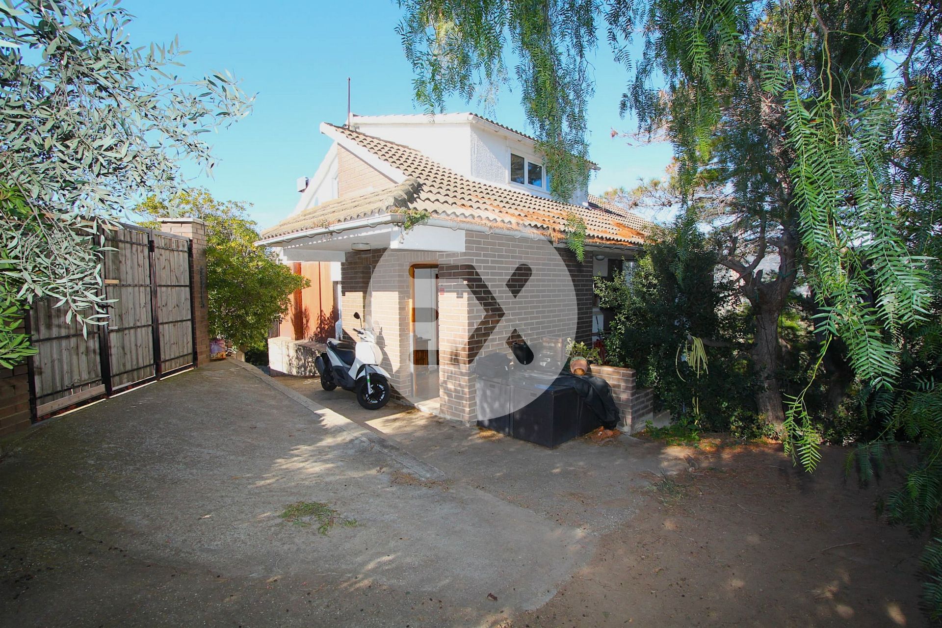 Exterior view of House or chalet for sale in Esplugues de Llobregat  with Private garden, Terrace and Swimming Pool