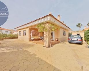 Vista exterior de Casa o xalet en venda en Águilas amb Aire condicionat, Calefacció i Jardí privat