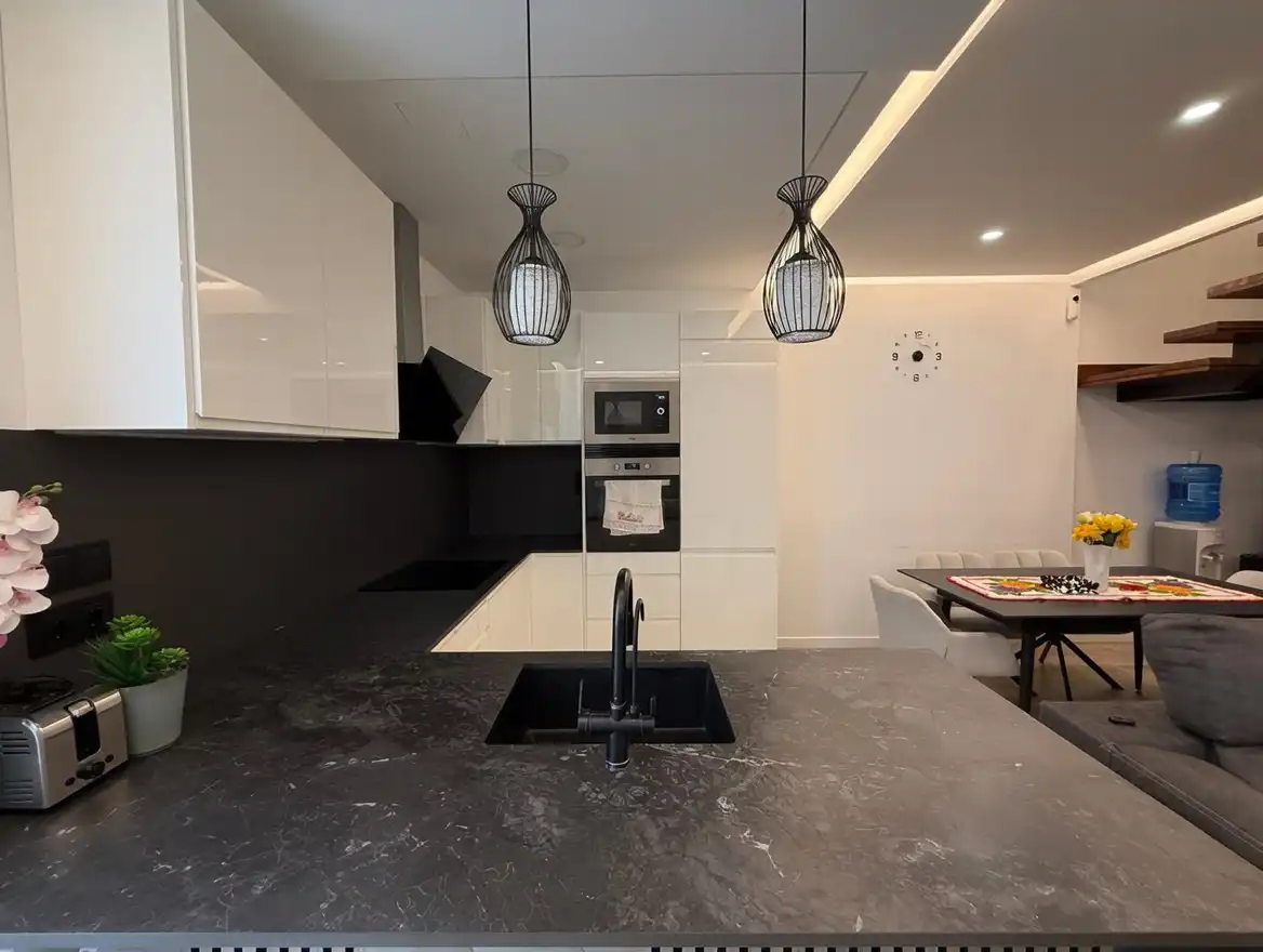 Adosado con terraza en venta en Carrer de Pajares, imagen 5