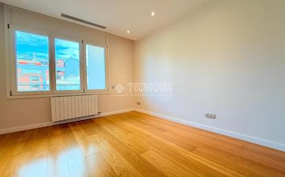 Bedroom of Flat for sale in  Barcelona Capital  with Air Conditioner and Balcony