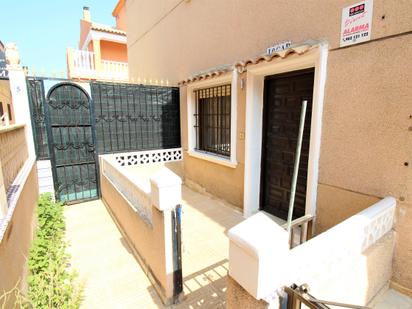 Exterior view of Single-family semi-detached for sale in Torrevieja  with Terrace, Furnished and Oven
