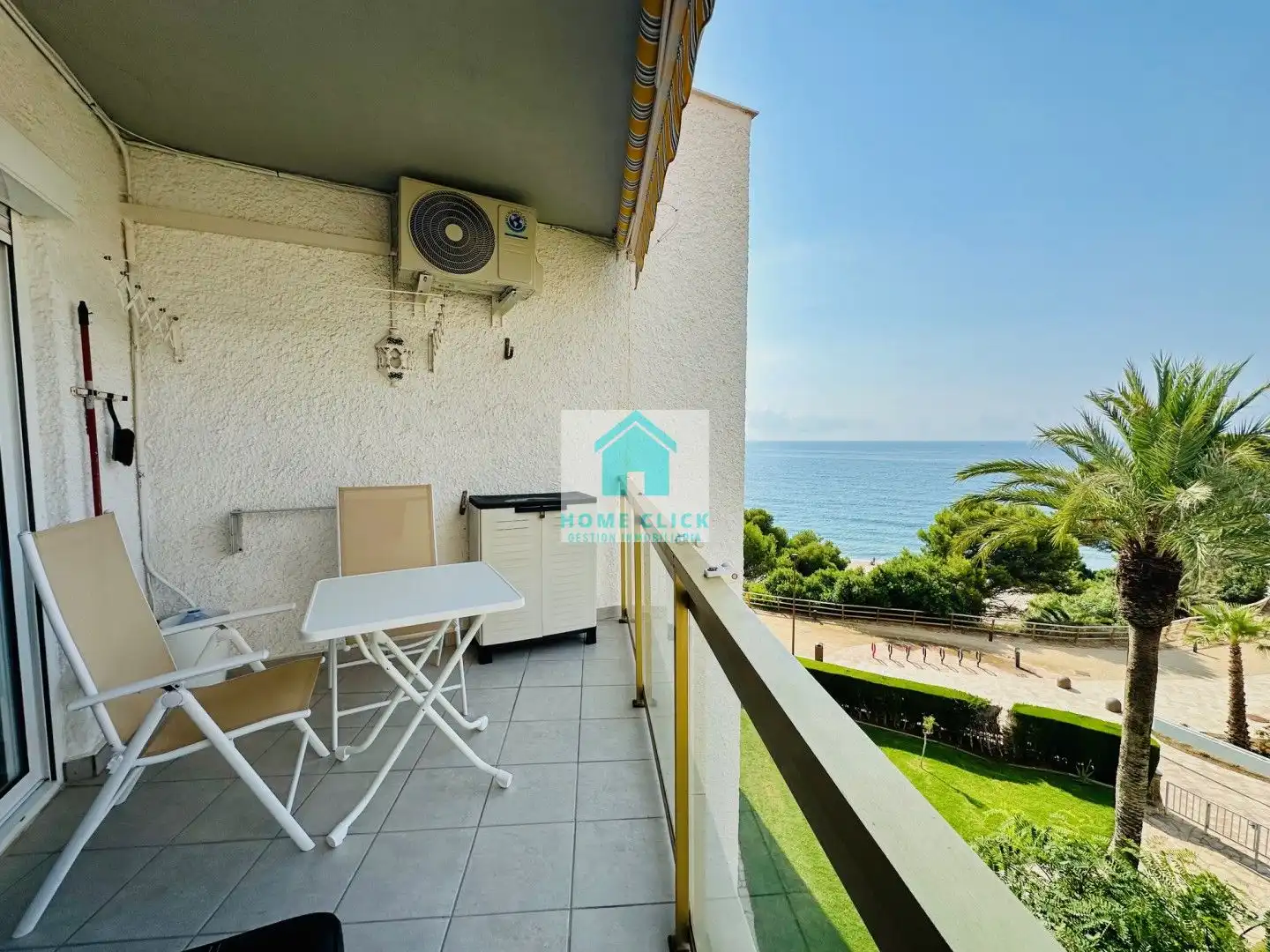 Vista exterior de Apartament de lloguer en Mont-roig del Camp amb Aire condicionat, Calefacció i Jardí privat