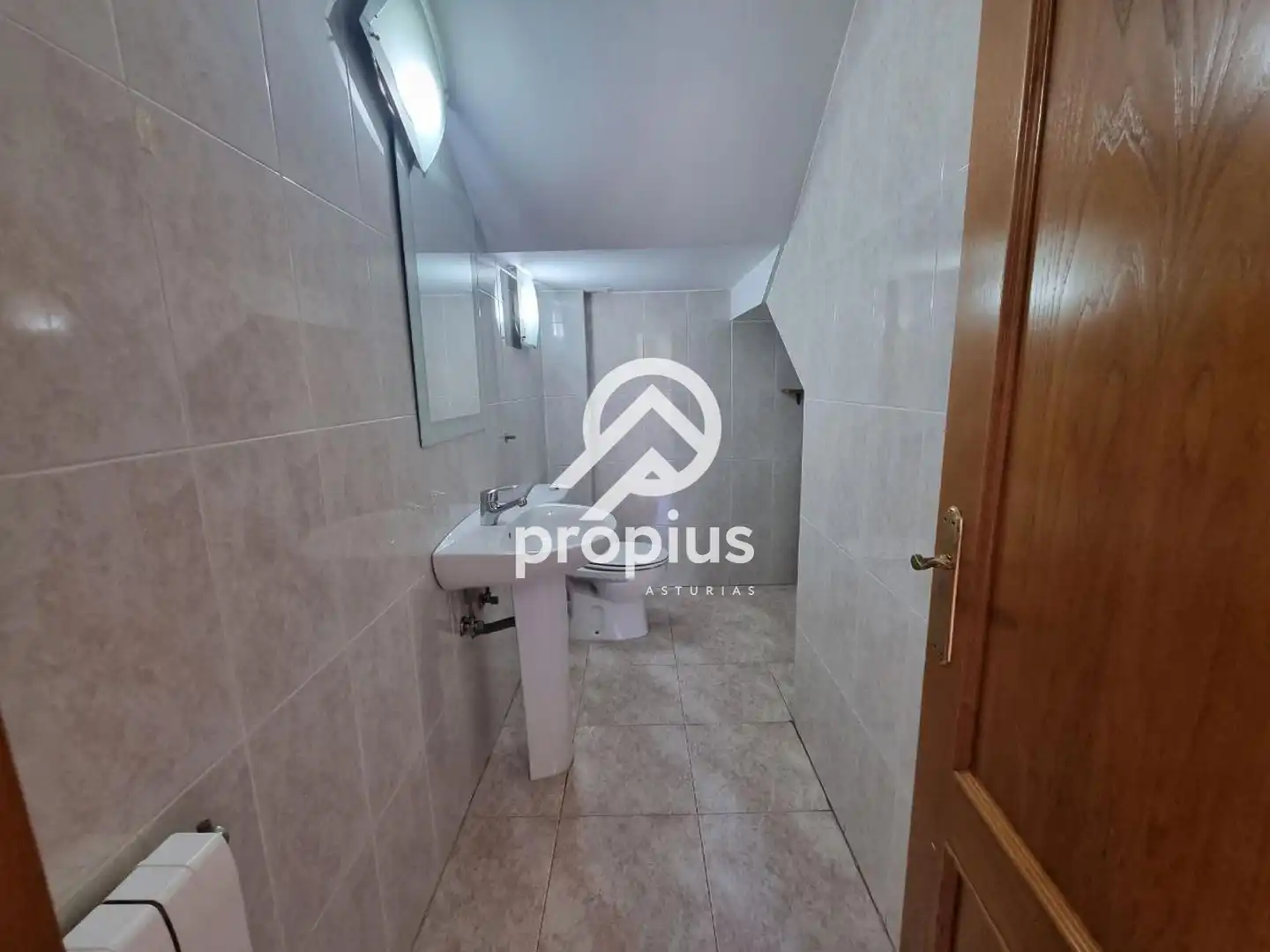 Baño de Casa adosada en venta en Piloña con Calefacción, Jardín privado y Parquet