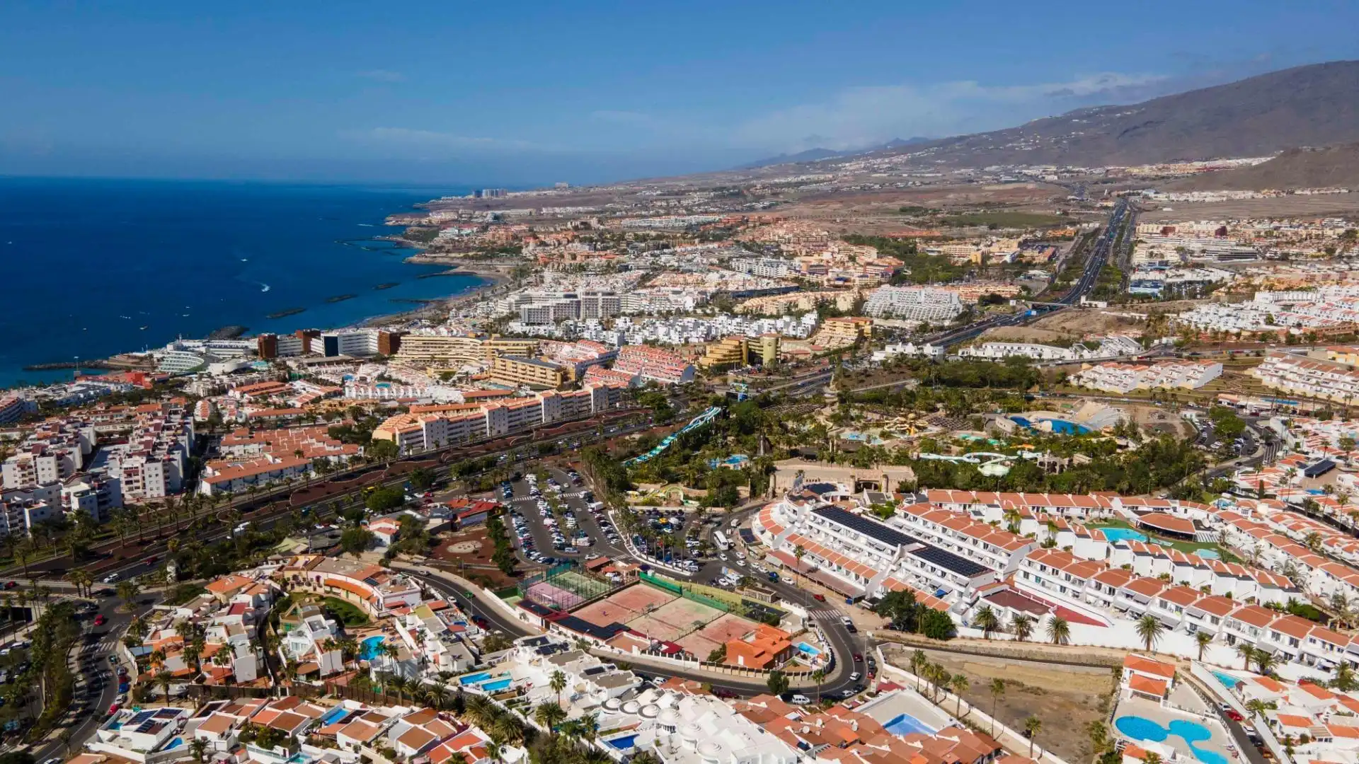 Vista exterior de Apartamento en venta en Adeje con Aire acondicionado, Terraza y Amueblado