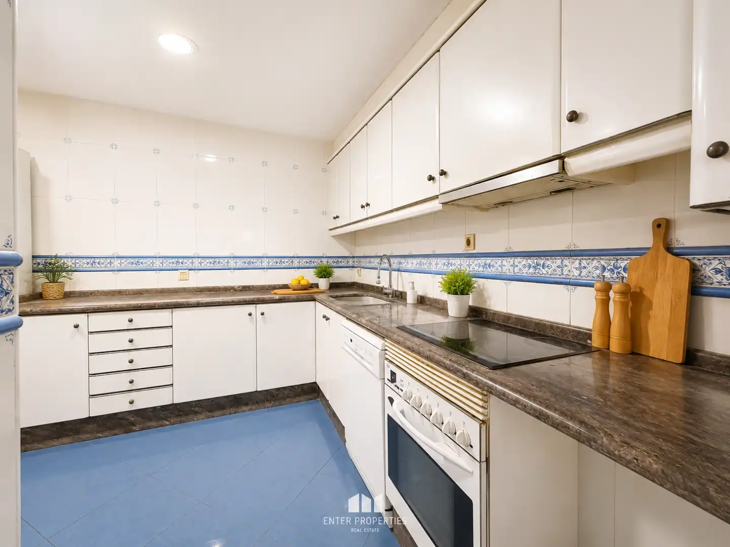 Cuina de Pis en venda en Serra amb Aire condicionat, Calefacció i Traster