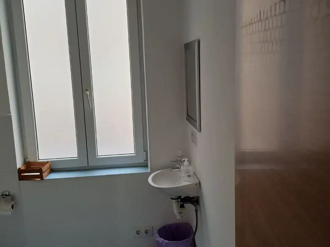 Bany de Oficina de lloguer en Burgos amb Alarma