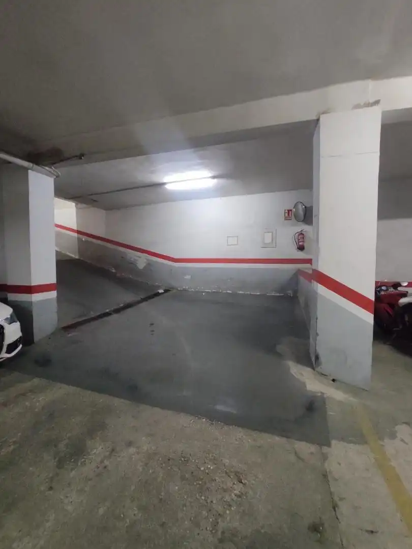 Parkplatz von Garage zum Verkauf in Valencia