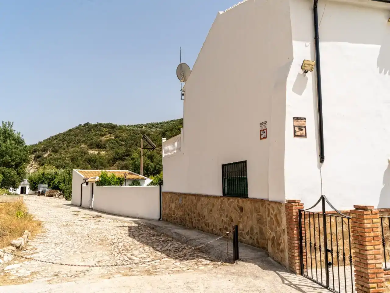 Exterior view of Houses for rent in Iznájar  with Private garden, Storage room and Swimming Pool
