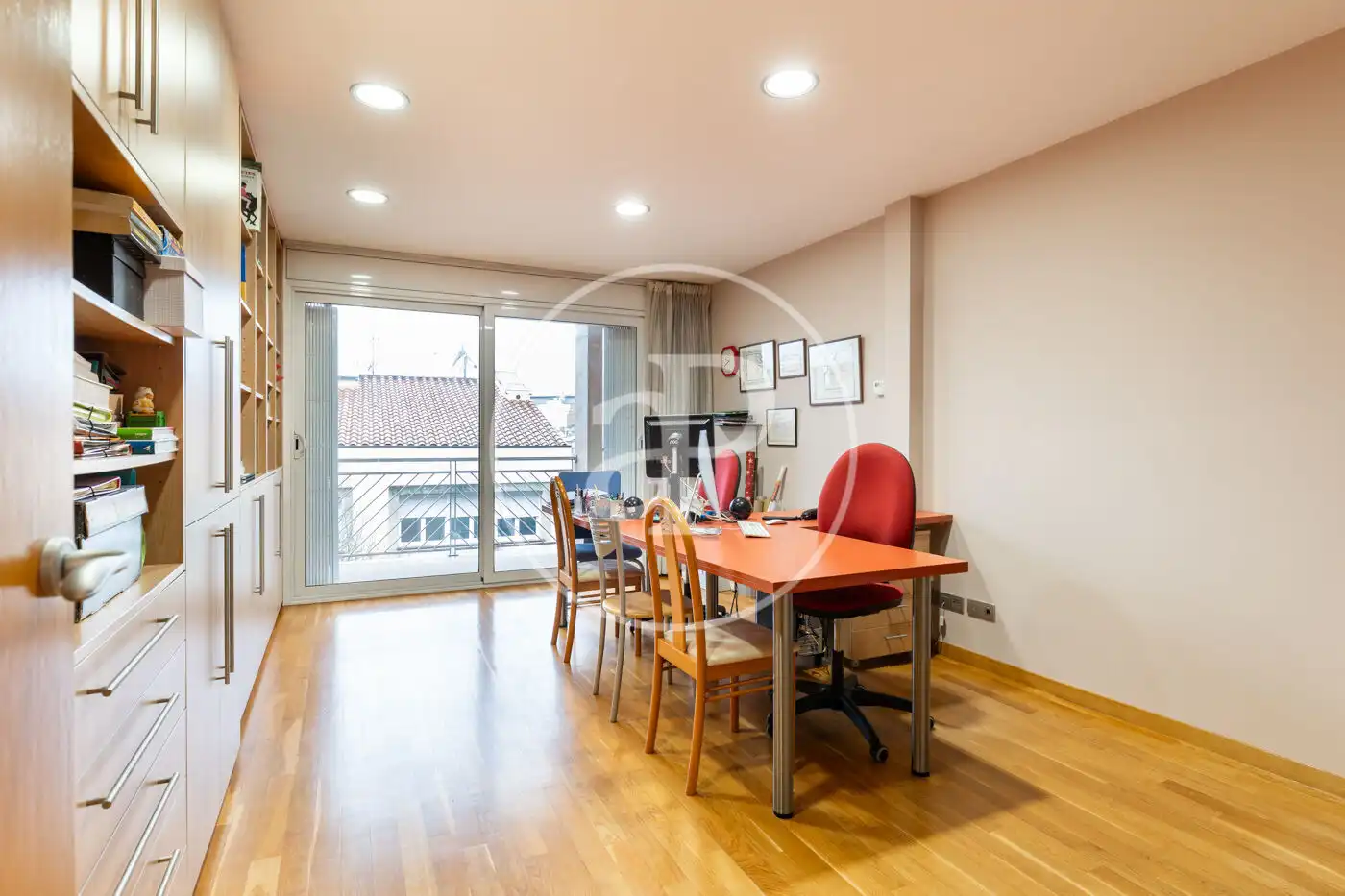 Einfamilien-Reihenhaus zum Verkauf in Sabadell mit Klimaanlage, Heizung und Terrasse
