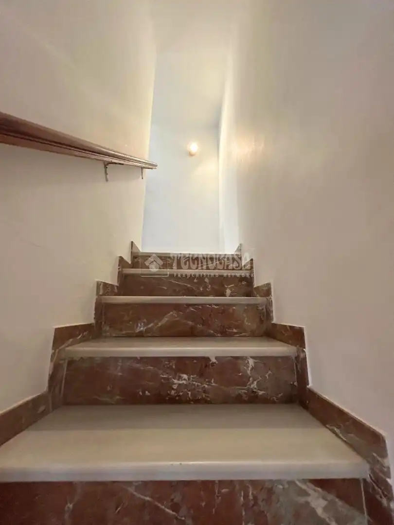 Einfamilien-Reihenhaus zum Verkauf in Fuengirola mit Klimaanlage, Terrasse und Abstellraum