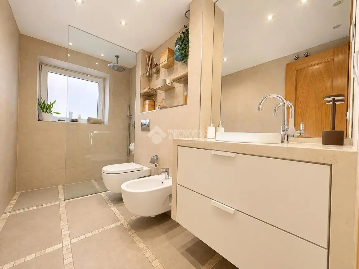 Baño de Piso en venta en Alcalá de Henares con Aire acondicionado, Calefacción y Terraza