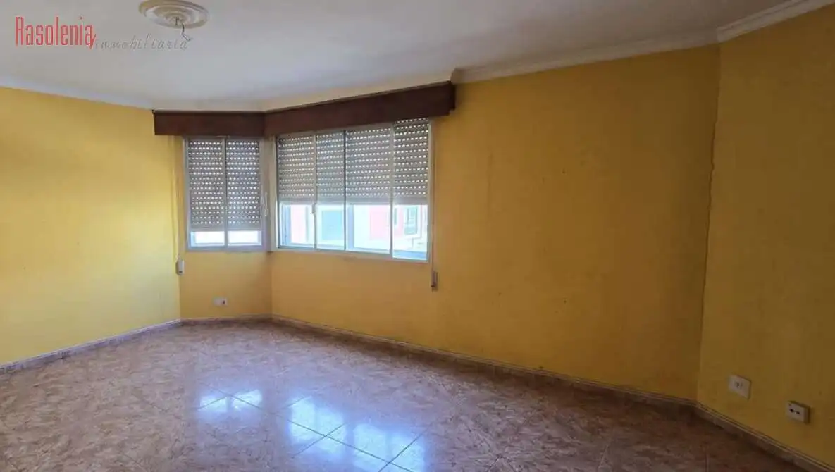 Habitación de Piso en venta en O Feal - Xubia